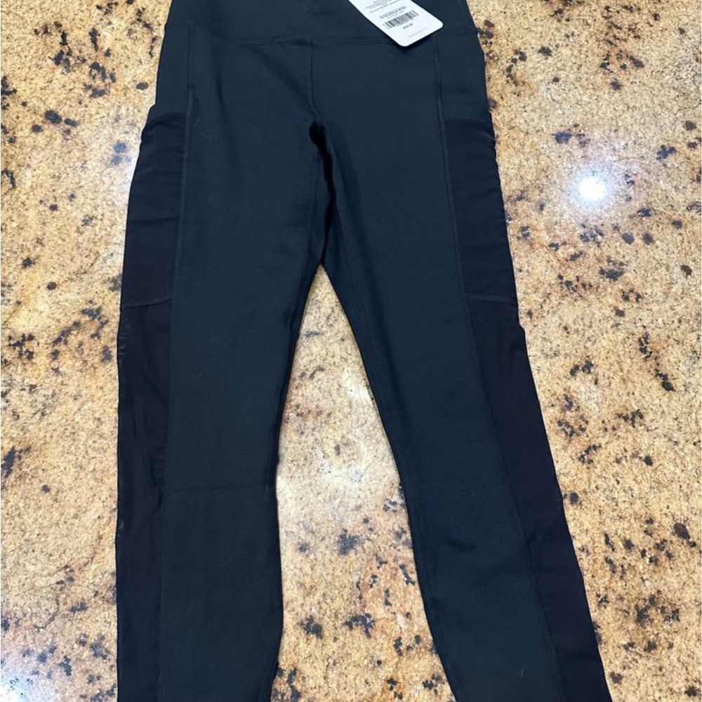 Black Fabletics leggings